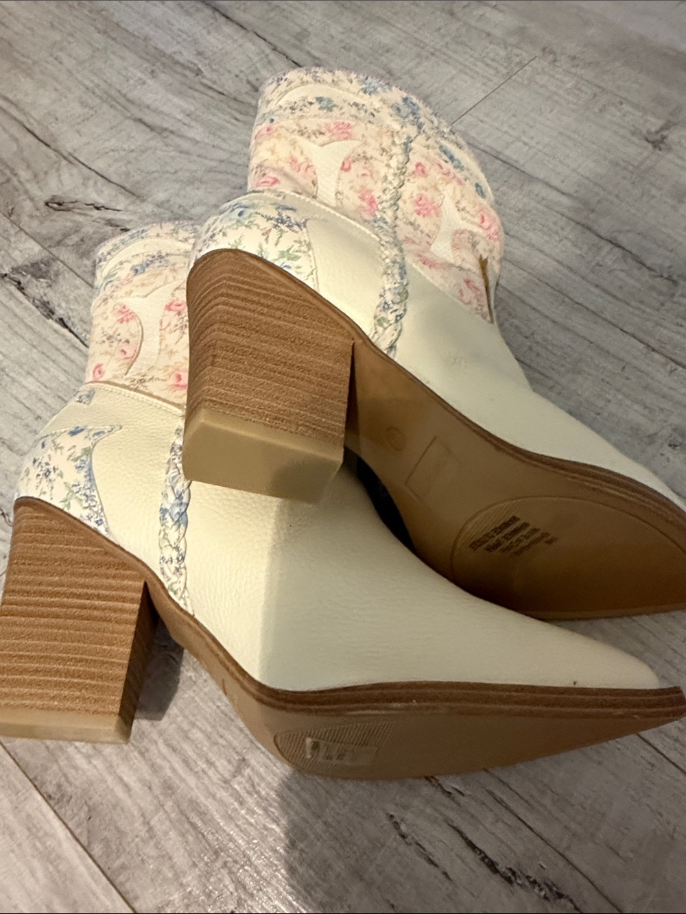Floral Cream Western Ankle Boots - Altar’d State Size 10 NWOT - Picture 3 of 4